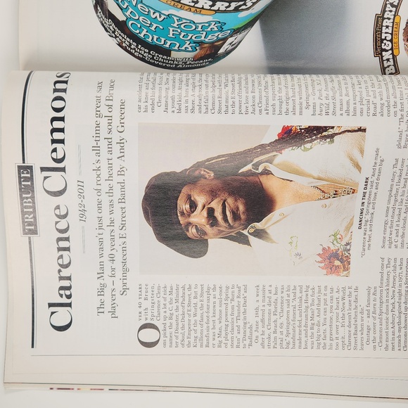 LARRY DAVID ROLLING STONE ISSUE 1136, AUG 4, 2011 The Neurotic Genius of LARRY D - Picture 9 of 17